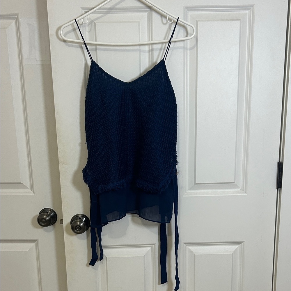 Moon River Textured Camisole tank top size medium navy blue